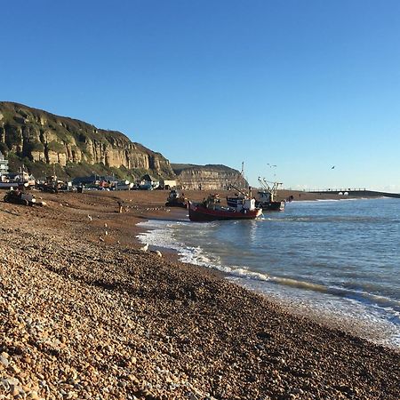 Hastings Old Town. Cottage - By The Sea Екстер'єр фото