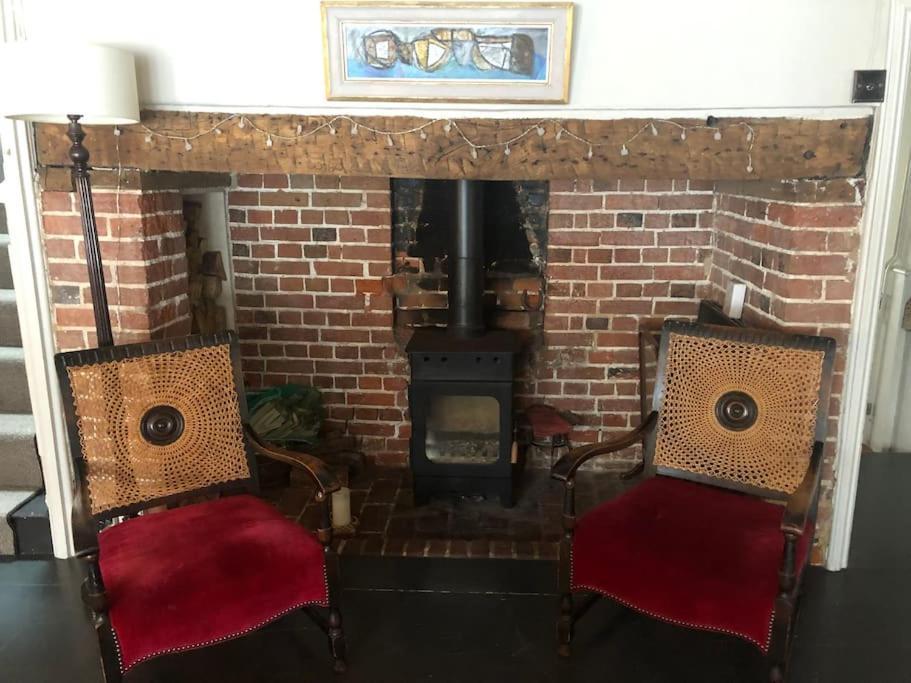 Hastings Old Town. Cottage - By The Sea Екстер'єр фото